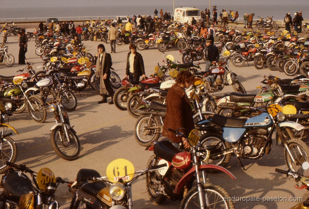 1976-02-15_2eme_Enduro_des_Sables_047.jpg - N° 73 Yamaha 400 de Jean Claude Olivier