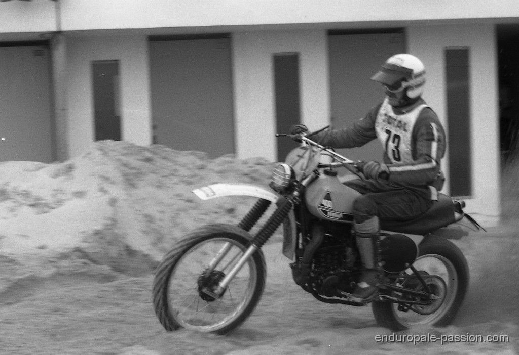 1976-02-15_2eme_Enduro_des_Sables_N_-_B_001.jpg - Jean Claude Olivier (2ème au classement général)