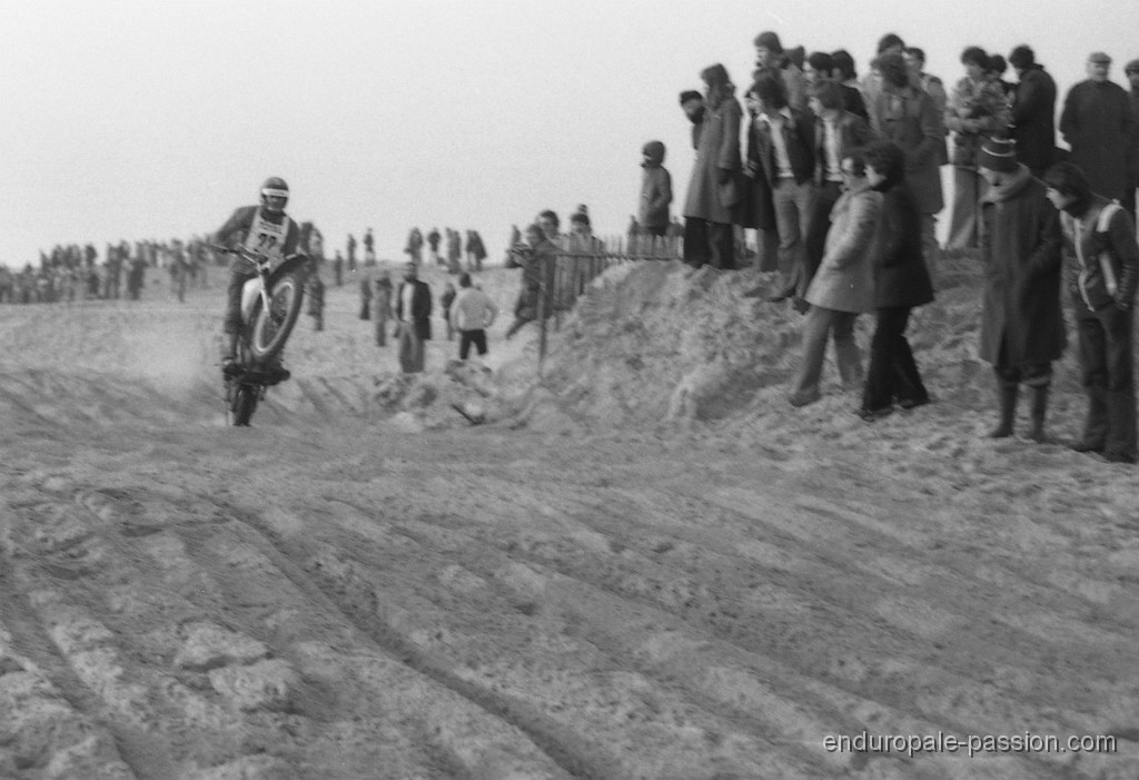 1976-02-15_2eme_Enduro_des_Sables_N_-_B_013.jpg - N° 22 Rudy Potisek