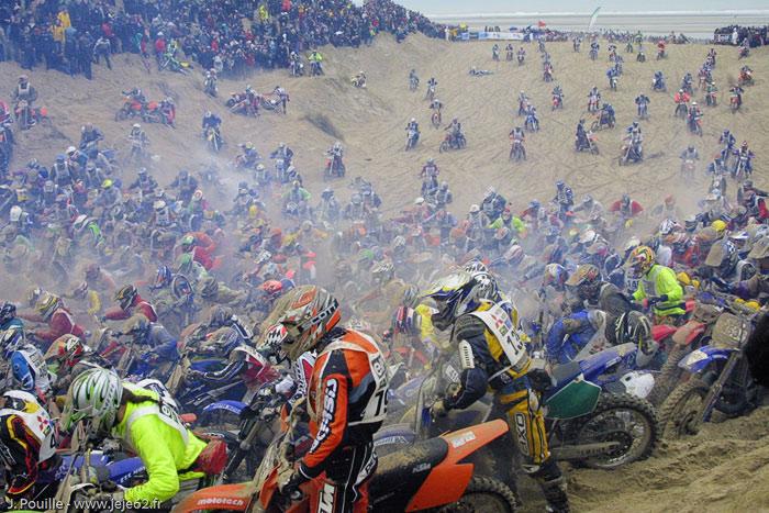 enduro-2003-012.jpg - le goulet ou venaient s'entasser les concurrents de l'enduro du touquet
