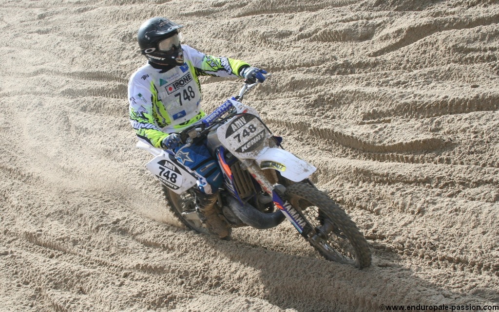 748a.jpg