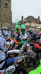La fine équipe portée par plus de 1300 motards